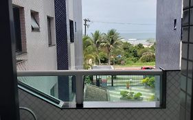 Praia de boraceia pé na areia